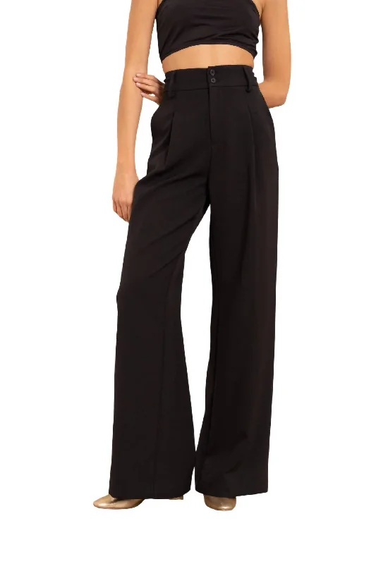 Classic Pleated Trousers In Black