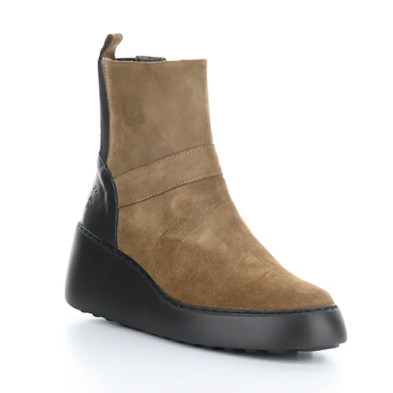 Women's Doxe Suede Boot In Taupe