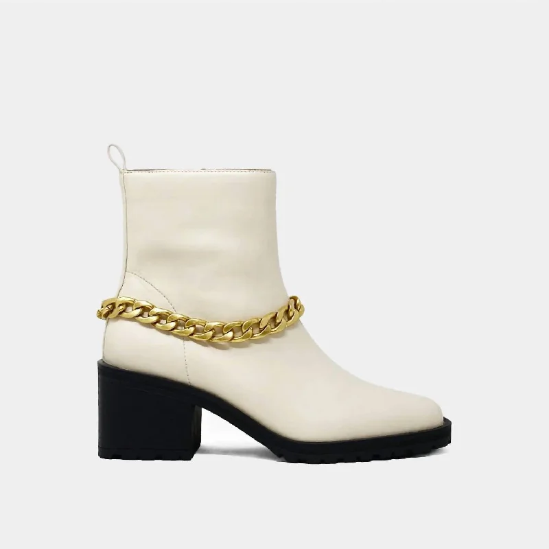 Yenni Chain Boot In Off White